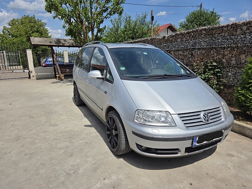 Autoturism marca Volkswagen model SHARAN culoare Gri