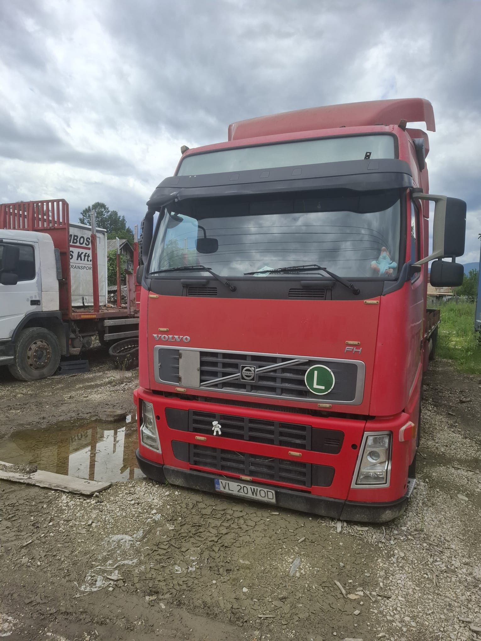Cap tractor VOLVO FH 440 42T  culoare Rosu