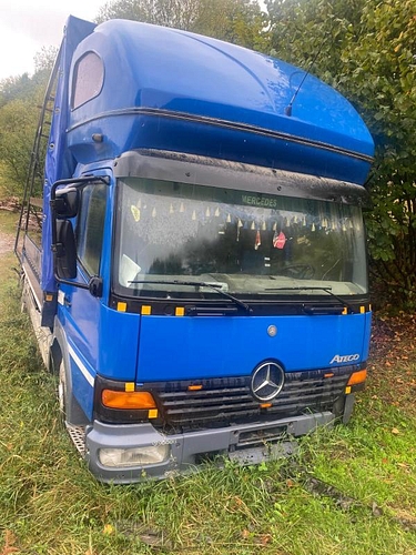 MERCEDES BENZ model 815 ATEGO -deseu