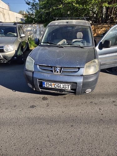 Autoturism marca Peugeot model Partner culoare Gri