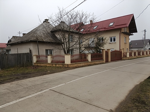 locuinta cu anexe +curti constructii