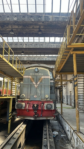 Locomotiva 92530800493-4 - LOCOMOTIVA -DHC 1250 CP (01.01.1977)