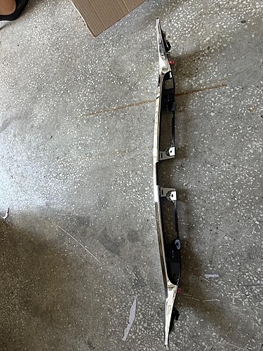 Ornament lung crom Lexus ES-2018/2025