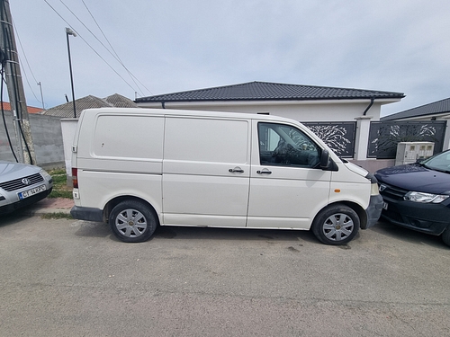 Autoutilitara N1 marca VOLKSWAGEN model TRANSPORTER 7HK
