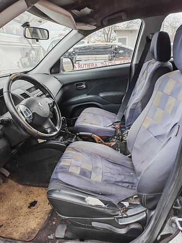 Autoturism marca Peugeot model 4007 culoare Negru