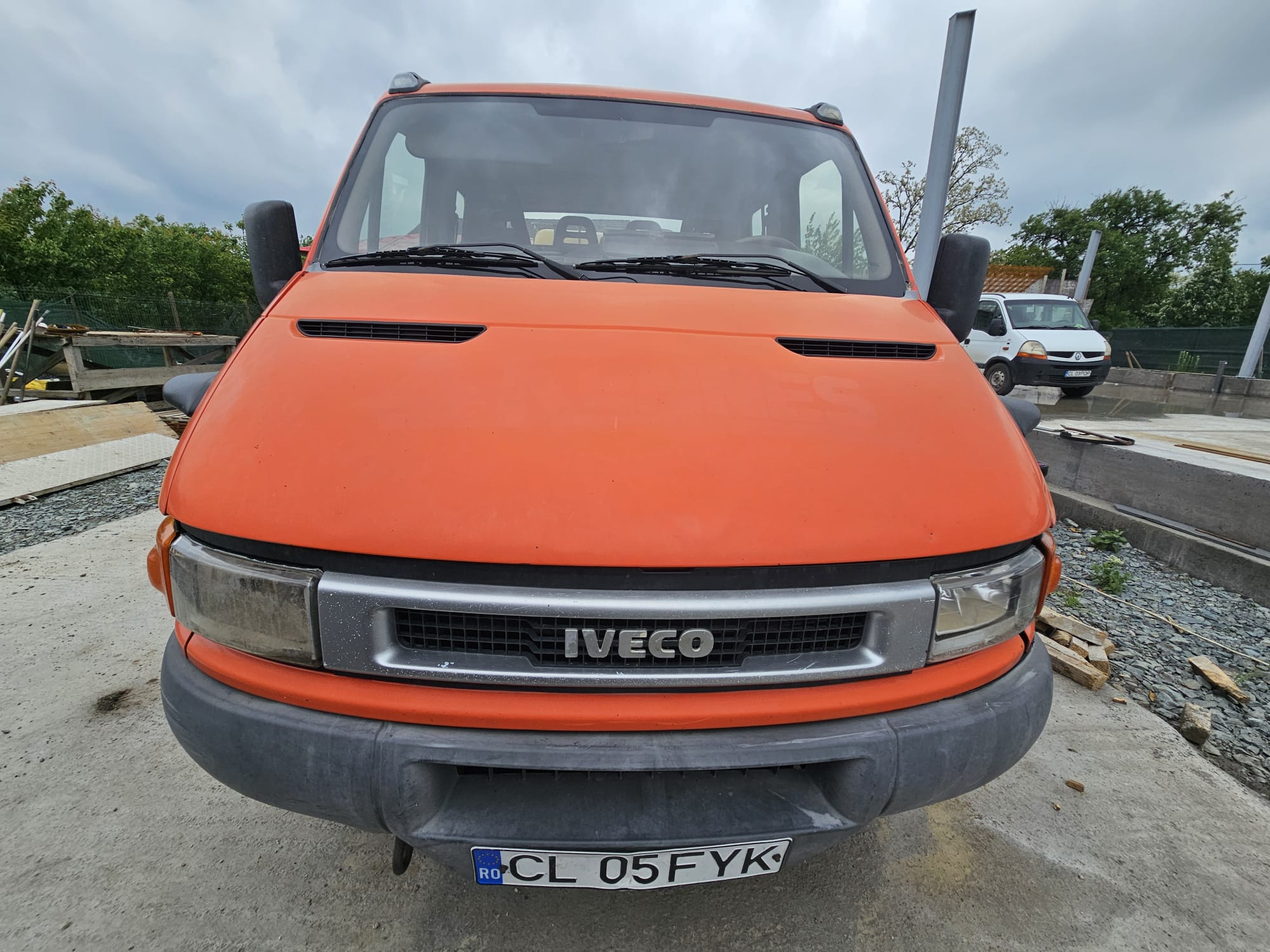 Autoutilitara marca IVECO model DAILY 40C15 culoare PORTOCALIU-GRI