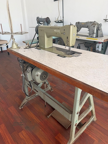 Masina de cusut NECCHI