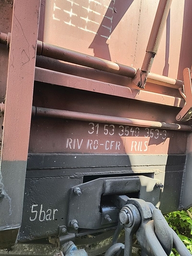 i3