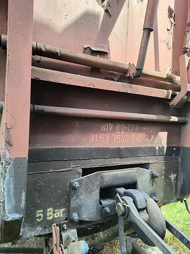 i3