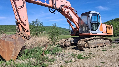 EXCAVATOR