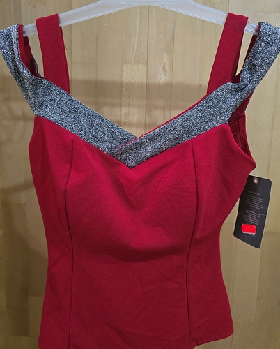 Lotul include o gama diversificata de articole unice, diferite marimi, modele, culori.