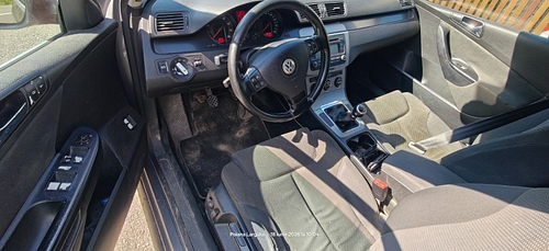 VOLKSWAGEN PASSAT 9