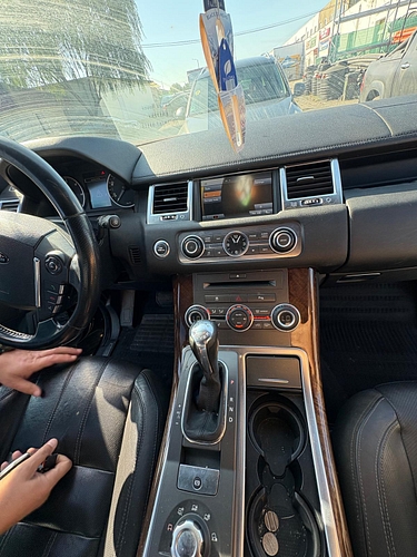 RANGE ROVER