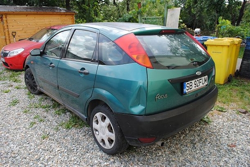 ford lateral stanga