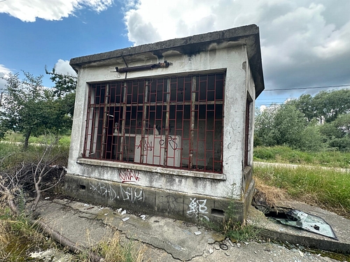 Cabina pod bascula  in suprafata de 18 mp si teren in suprafata de 29 mp inscrisi in CF 85068 UAT Curtea de Arges